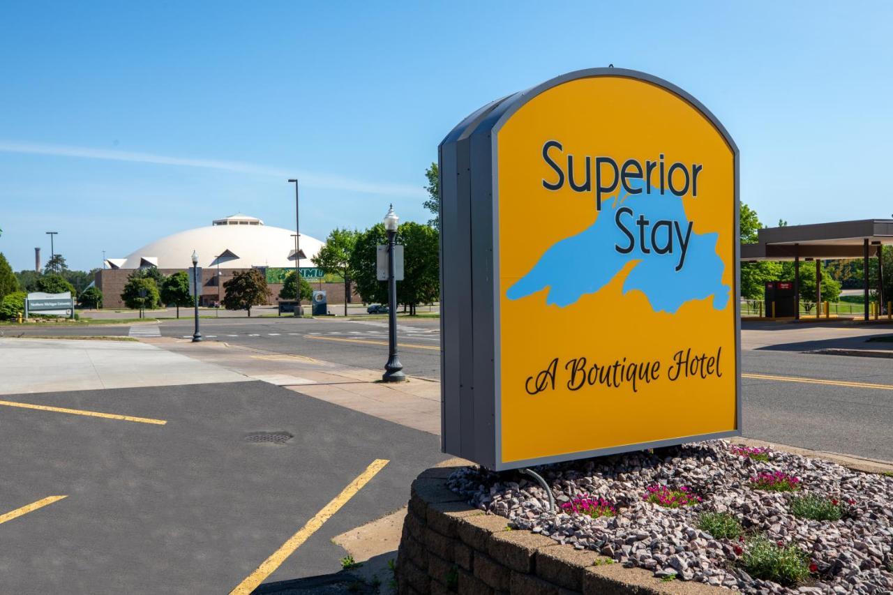 Superior Stay Hotel Marquette Extérieur photo