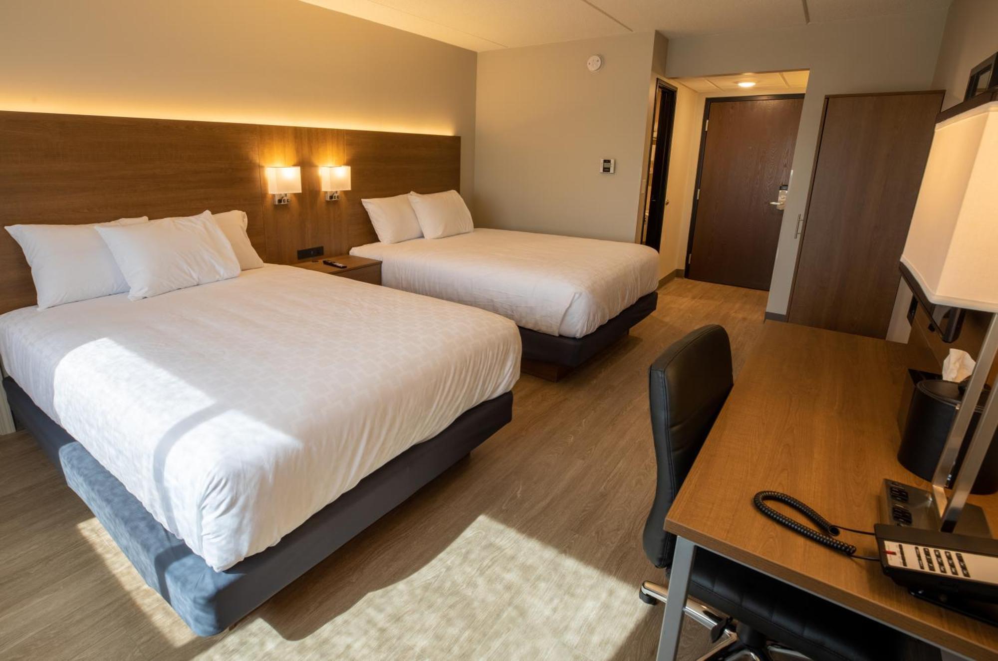 Superior Stay Hotel Marquette Extérieur photo