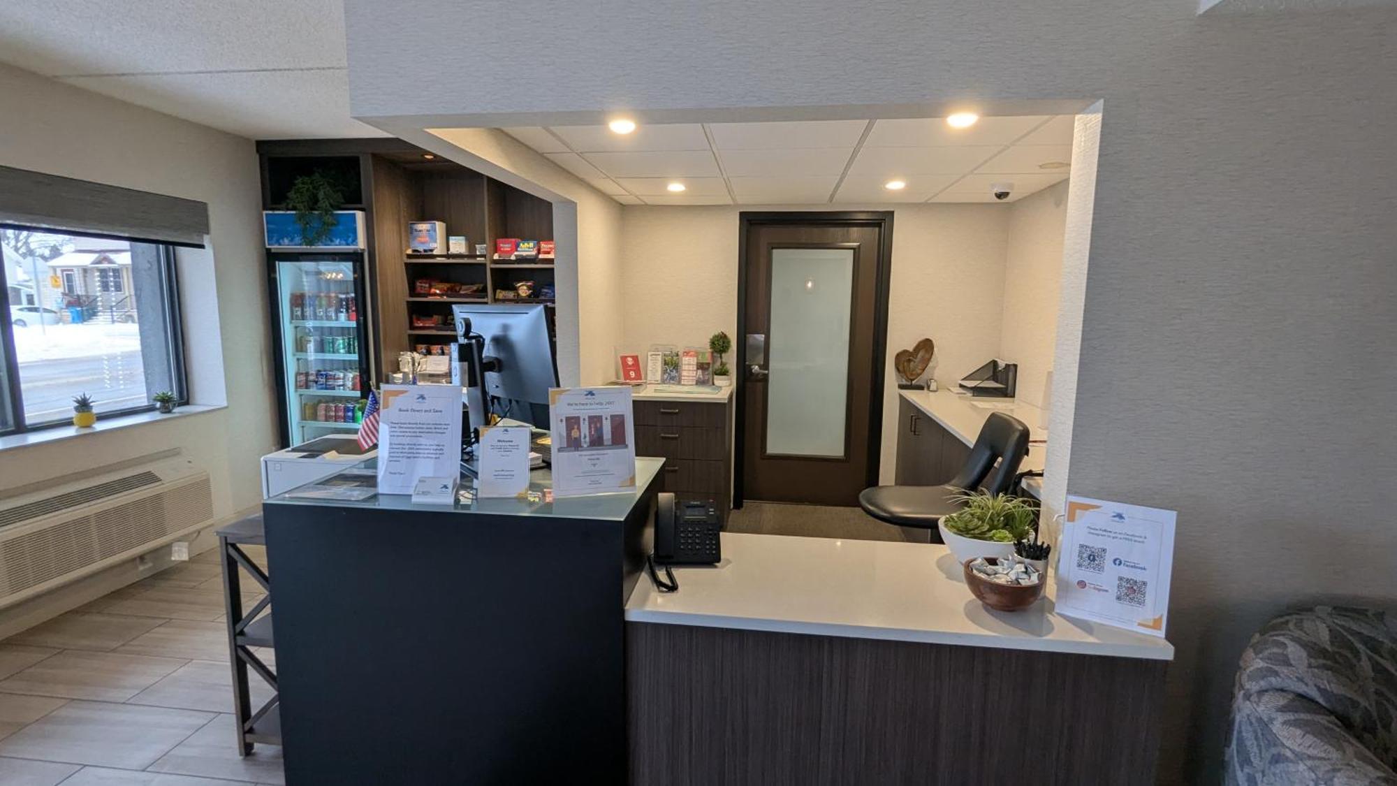 Superior Stay Hotel Marquette Extérieur photo